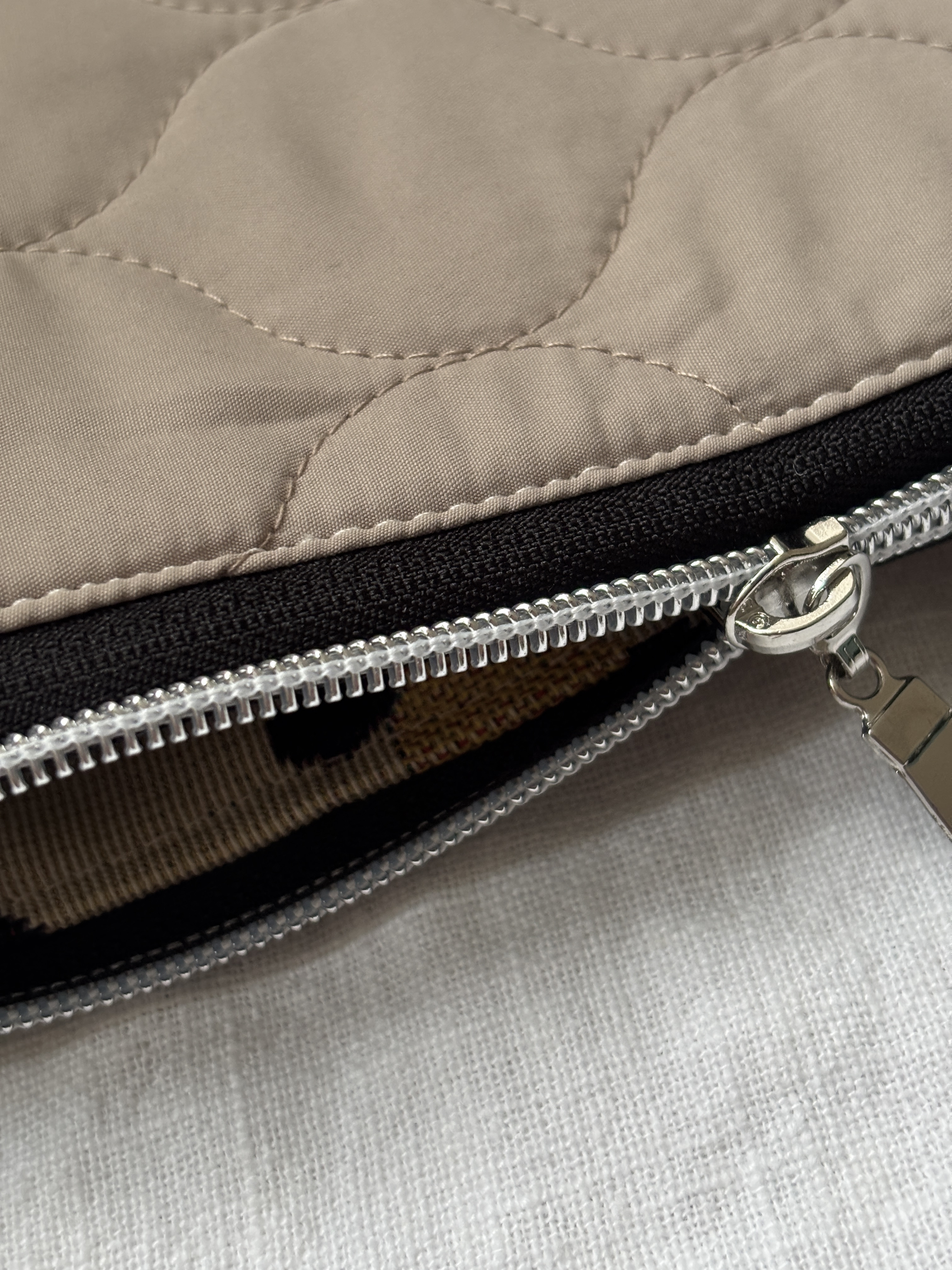 Kosmetiktasche  creme/leo